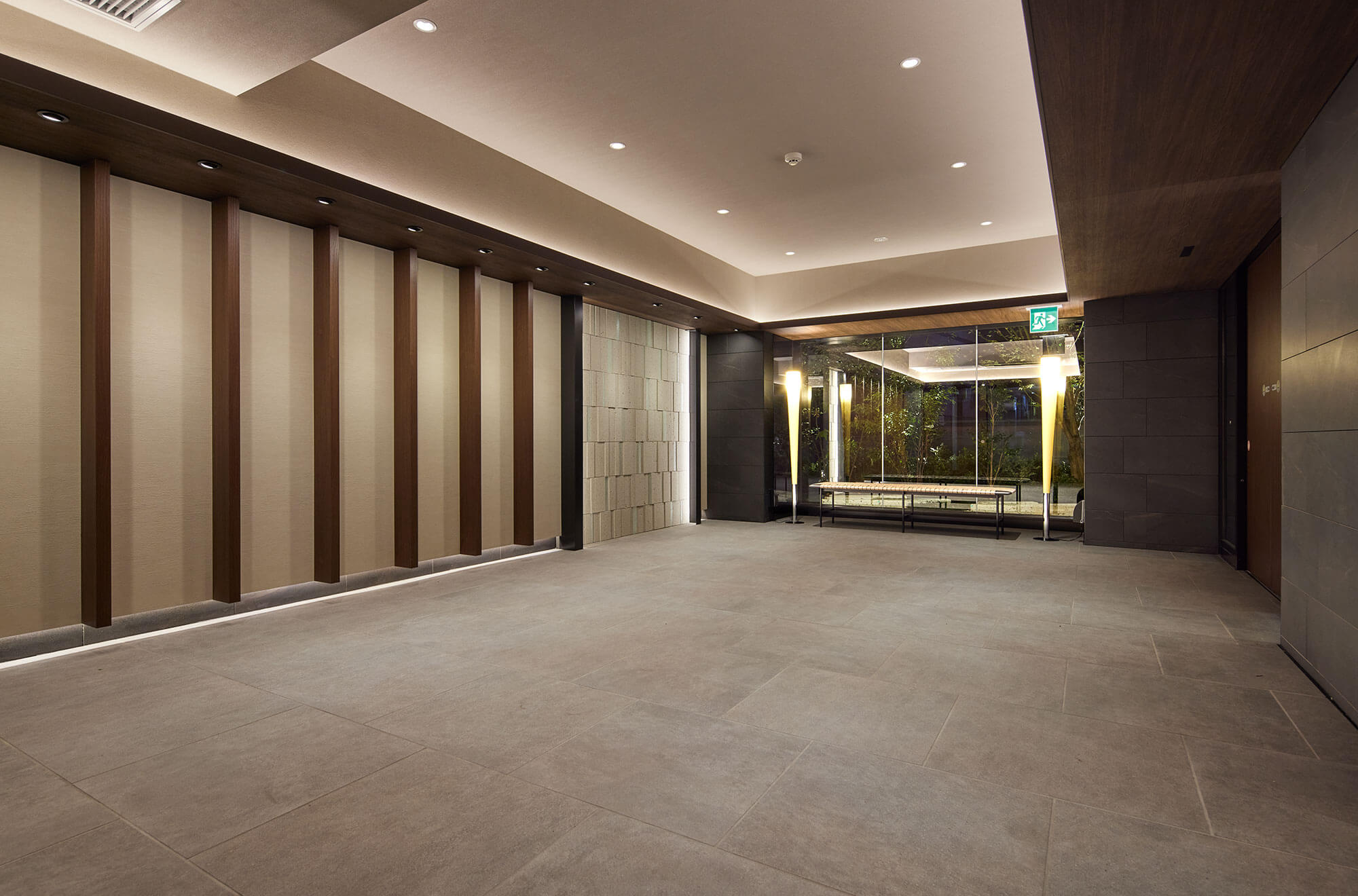 エントランスホール